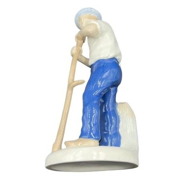 Grafenthal Carl Schneiders East Germany rare porcelain figurine. # 21862 - Picture 3 of 7